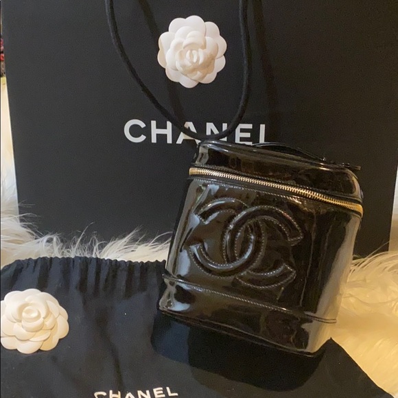 Chanel Patent Leather  bag - Picture 2 of 14